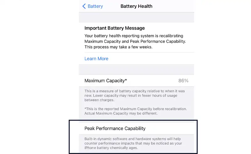 Screenshot iOS din Battery Health care afiseaza Important Battery Message despre recalibrare, Maximum Capacity 86% si sectiunea Peak Performance Capability evidentiata cu chenar — indica activarea throttlingului automat